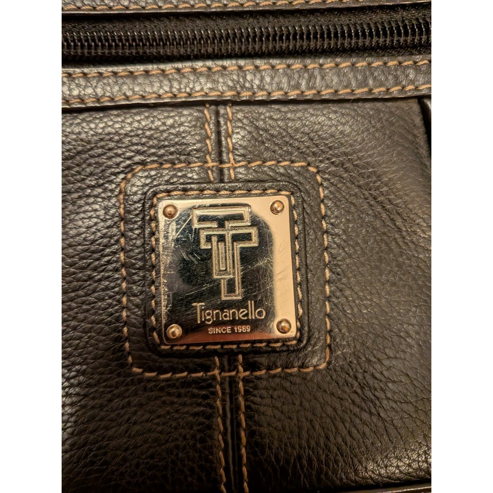 Tignanello Black Pebbled Leather Crossbody Bag Contrast Stitch Organizer Purse